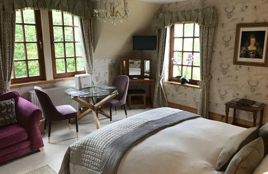 Highland Bear Lodge & Woodland Bear Huts-1